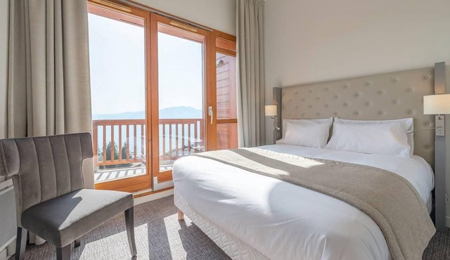 Wifi, 300m from shops, fitness, swimming pool, sauna, hammam, balcony, tv, ski locker, 55m²