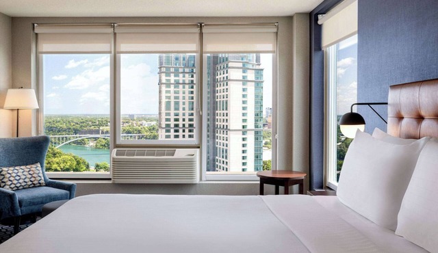 Wyndham Grand Fallsview Hotel