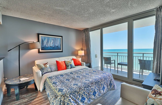 Direct Oceanfront 2BR/Stunning View/Newly Reno/Central Loc/Balconies/Wifi/Pools⛱
