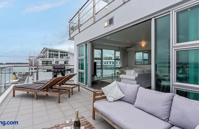 Princes Wharf 2br Sub-Penthouse