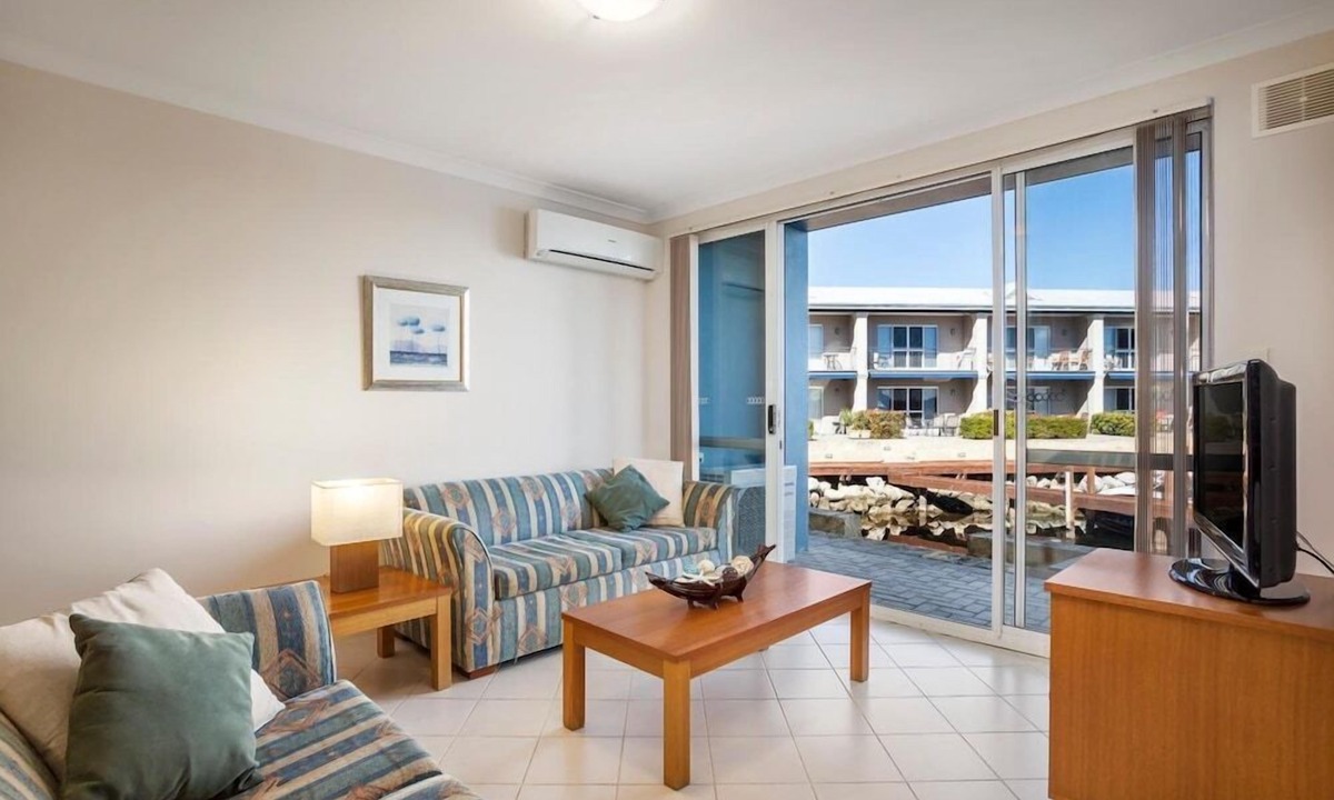 Halls Head Hotel | C Mandurah Resort