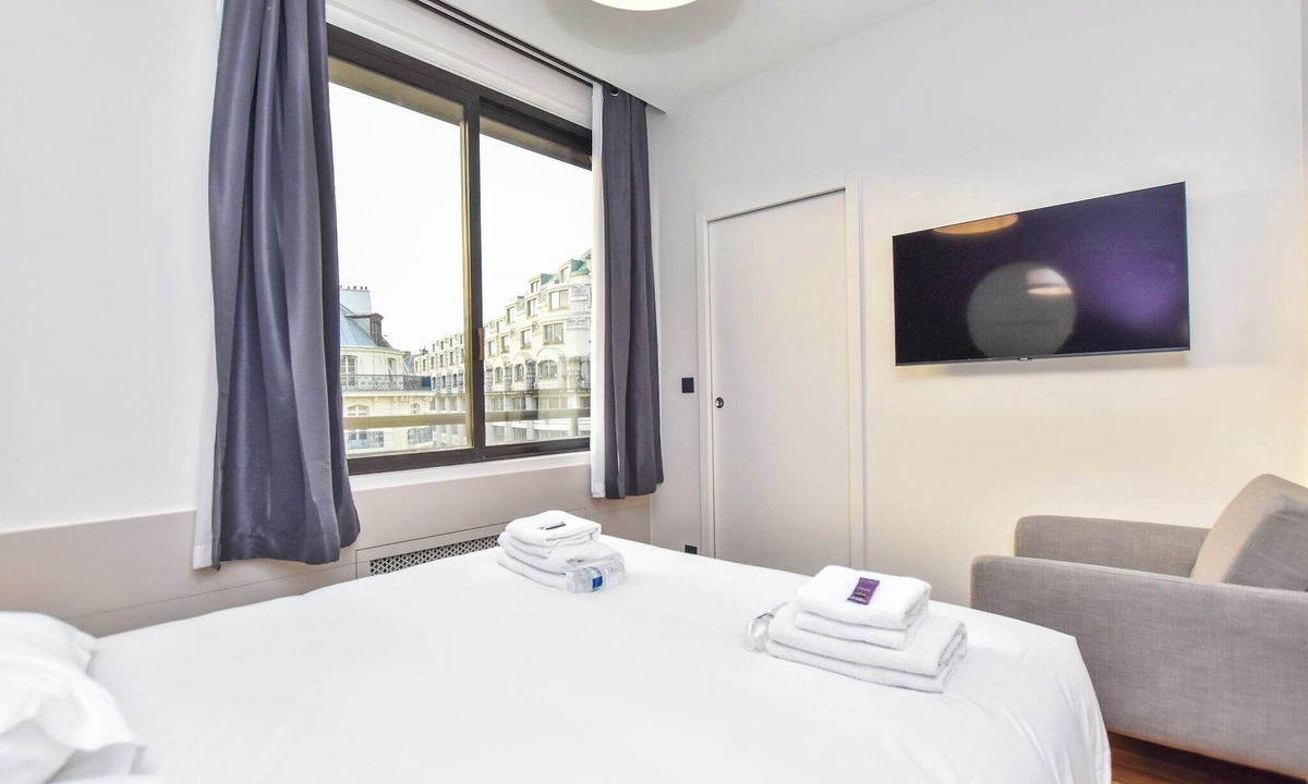 Chaussee-d'Antin Apartment | Authentic apartment - 2BR/8P - Palais Garnier