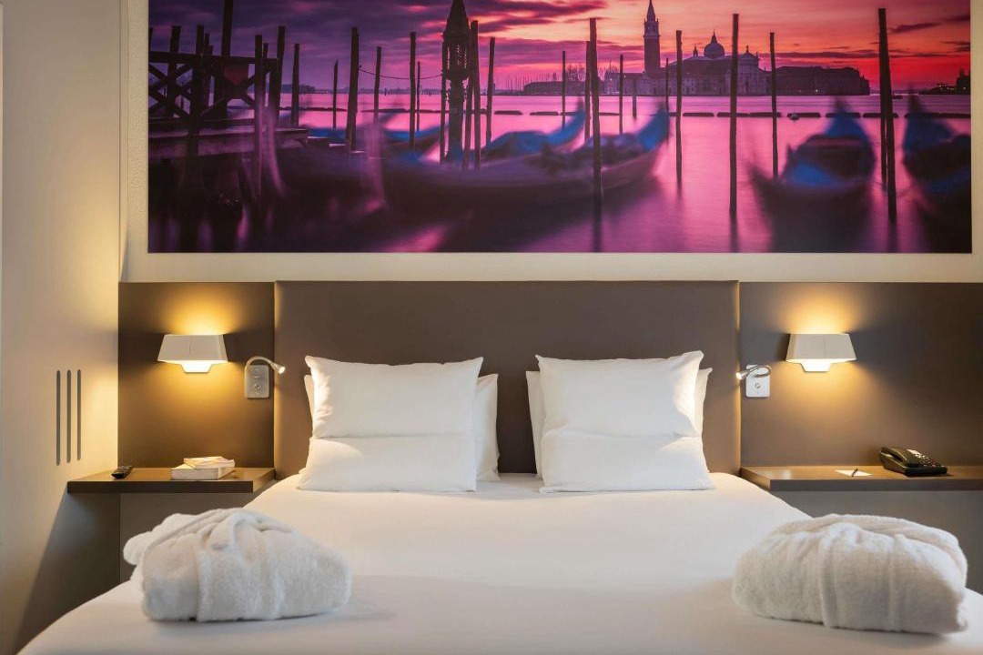 Roissy-en-France Hotel | Novotel Suites Paris CDG Airport Villepinte
