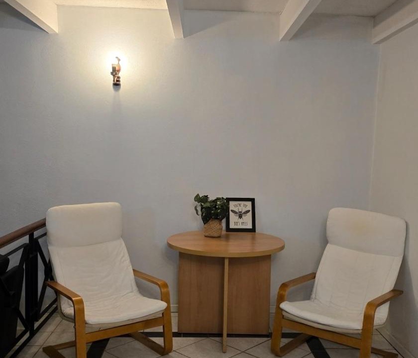 Beckenham House | Affordable & cosy, close to train station, CBD & Airport