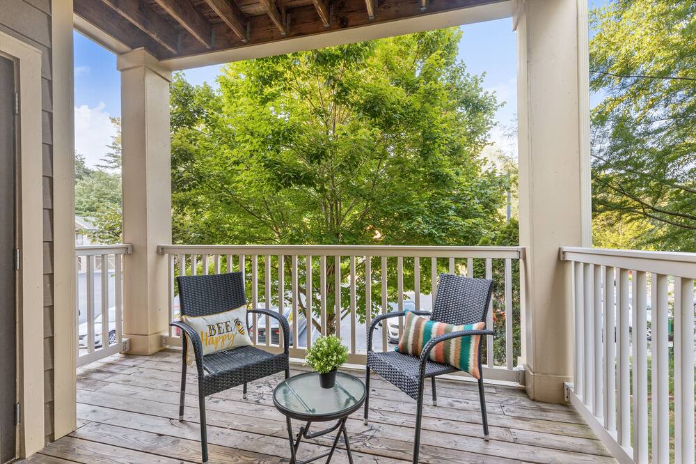 Photo of Patio Balcony in Executive Park
