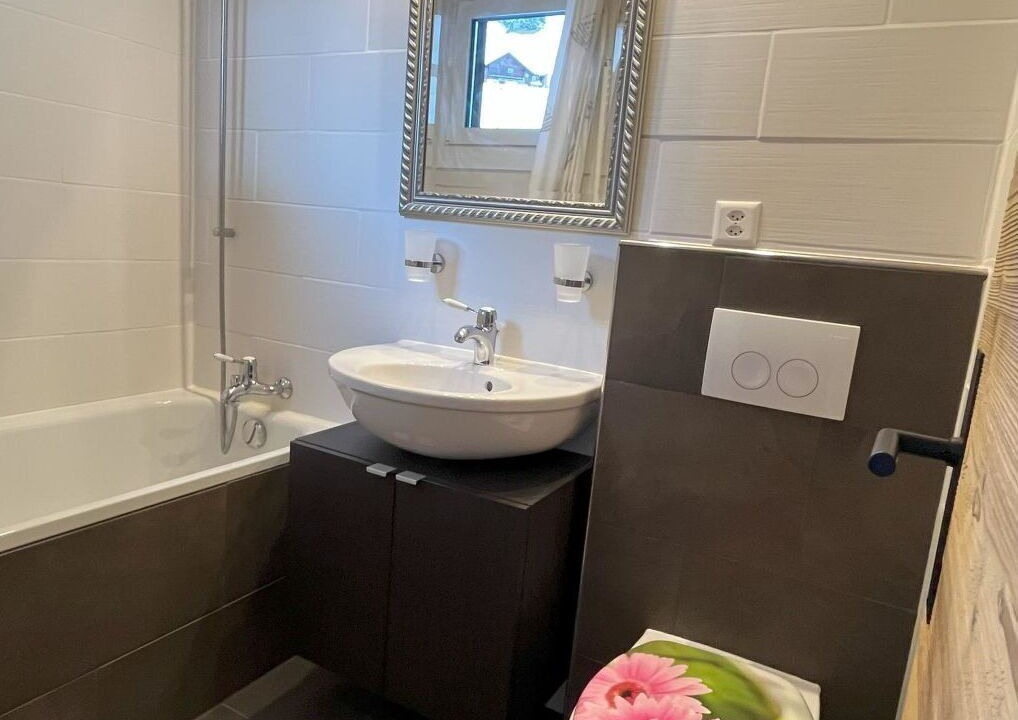 Photo of Bathroom in Saanenmoeser