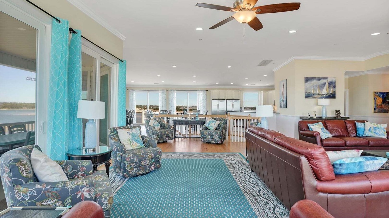 Photo of Livingroom in Oak Island