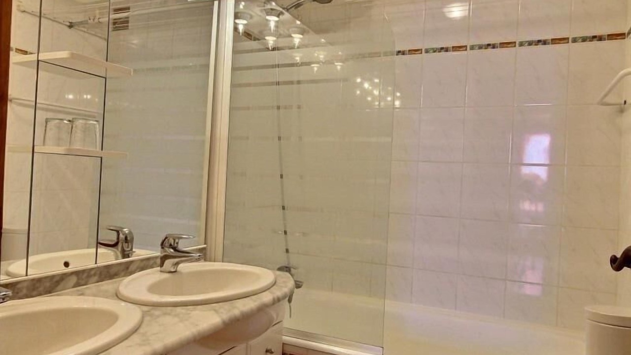 Photo of Bathroom in Plagne Centre