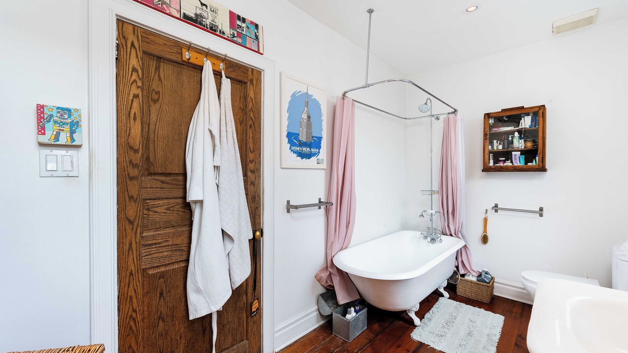 Photo of Bathroom in Wellington Place