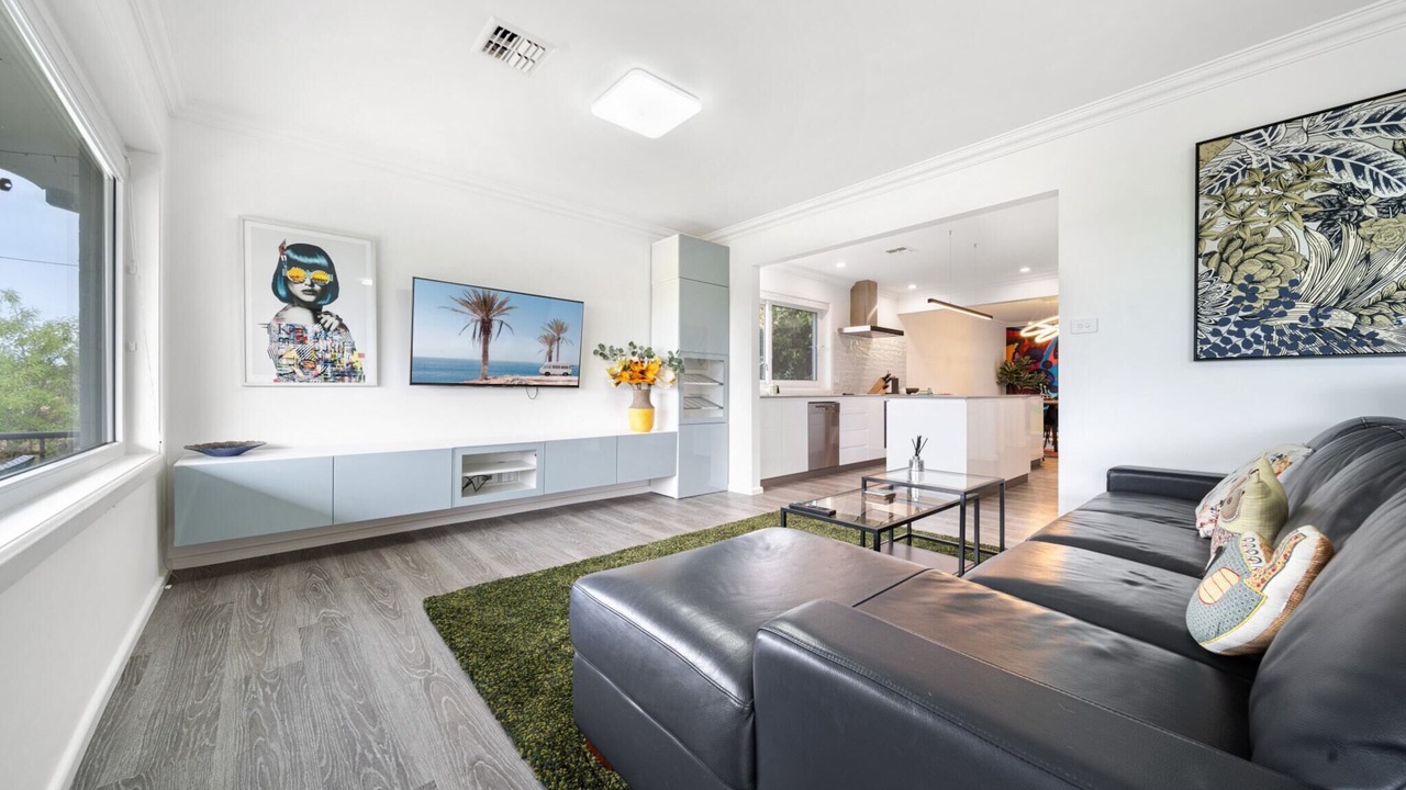 Photo of Livingroom in Curtin