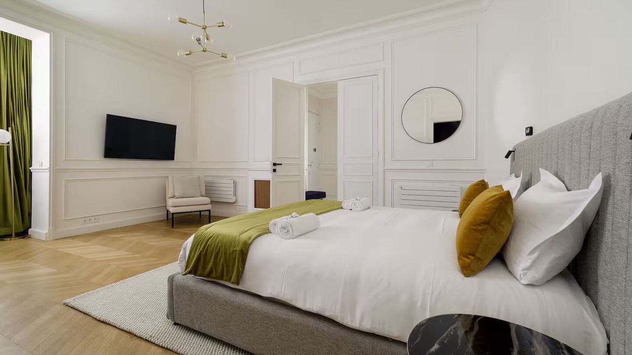 Photo of Bedroom in Champs-Elysees