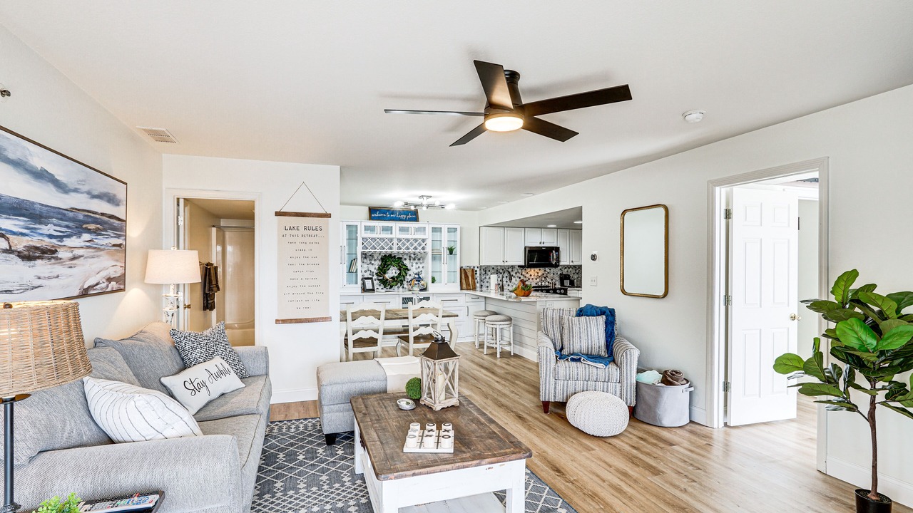 Photo of Livingroom in Village of Four Seasons
