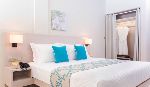 Deluxe Room, Partial Ocean View