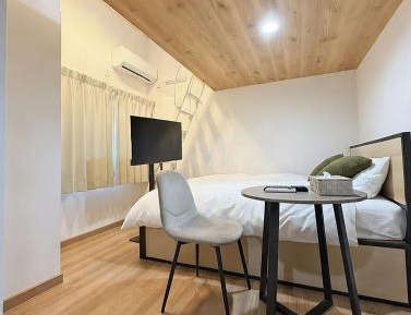 One-bedroom Loft Apartment 