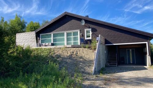 Three-Bedroom Vacation Home 