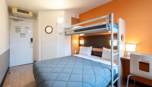 Triple Room (1 Double Bed + 1 Single Bed)