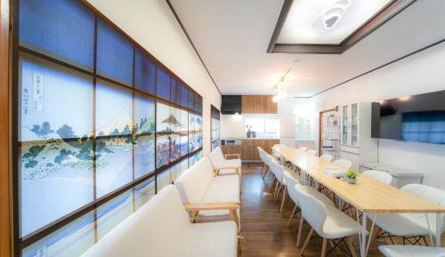 Four-Bedroom Deluxe Apartment