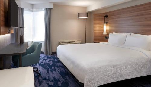 King Room with Bathtub - Mobility Access/Hearing Accessible