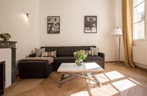 Saint-Gervais Apartment | Le Marais Elegance