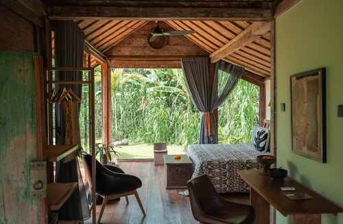 Baturiti Hotel | Desa Seni