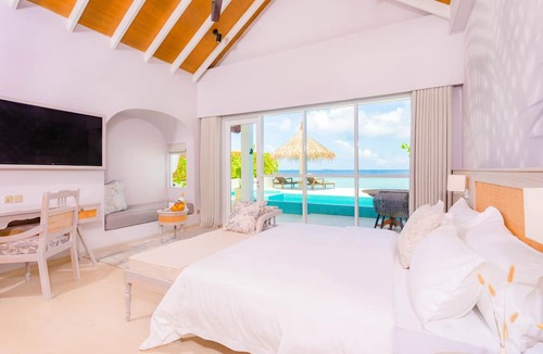 Kuda Bandos Hotel | Malahini Kuda Bandos Resort