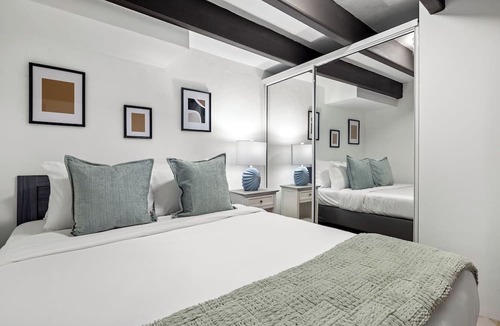 San Francisco Apartment | Villa Carolina | Charming 2-story apartment