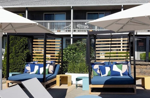 South Yarmouth Hotel | Pool Glimpse: Red Jacket Resort, 2 Queens, Pool Access, Boardwalk Fun, 2 Rooms