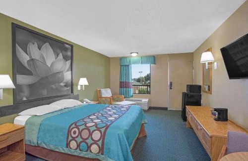 Dunn Hotel | Super 8 by Wyndham Dunn