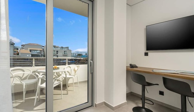 Ostrakon Suites