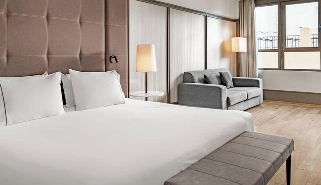 AC Hotel Avenida de América by Marriott