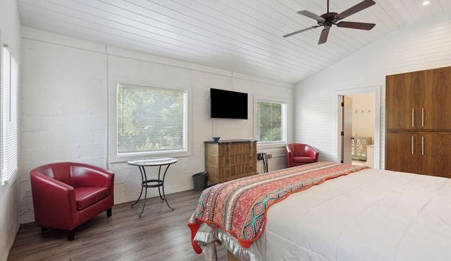 Folly Vacation 620 Three Bedroom Home, one block to the beach and pet friendly