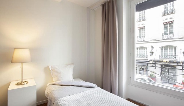 Luxurious, 2 Bedroom Apt. w/TERRACE (!) Central Two Blocks from Elysées Palace.