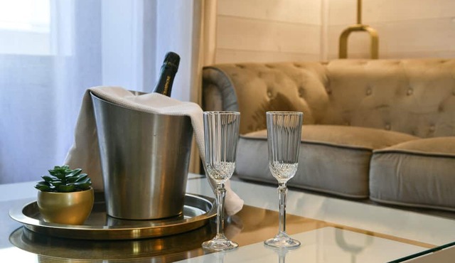 Apartment 'Glamour Jacuzzi Privé Chambéry' with Wi-Fi
