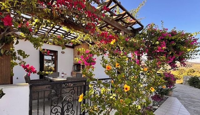 Villa Kalliroi | Detached villa, within walking distance of the beach and taverns