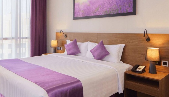 Deluxe | Park Regis BB | Pool + Spa, Business Bay Comfort, 4-Star