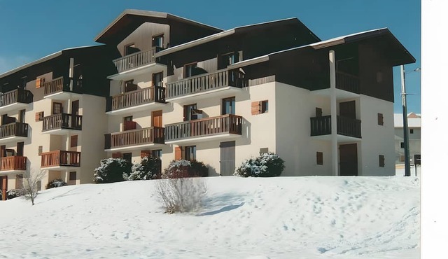 Studio Apartment '4 Personnes' with Mountain View, Private Terrace and Wi-Fi