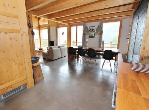 Chalet in La Tzoumaz near Ski Slopes