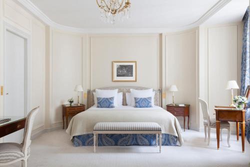Le Bristol Paris, Oetker Hotels