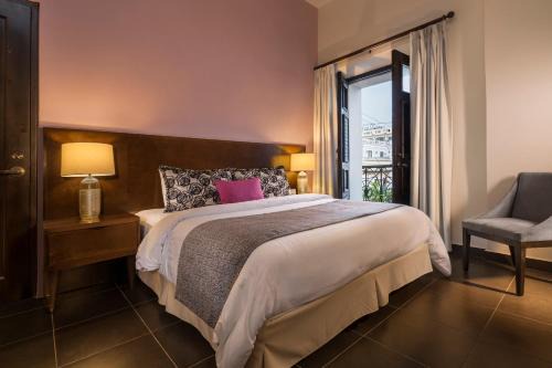 Decanter Hotel